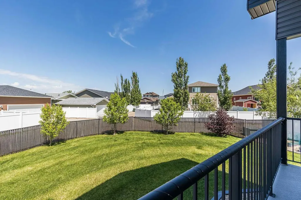 452 Somerside Place SE Medicine Hat AB T1B 0N5