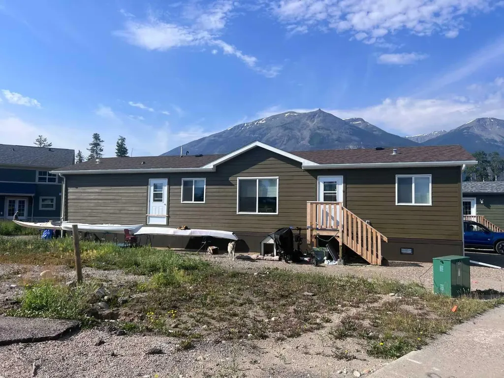 1035 Lodgepole Street Jasper AB T0E1E0