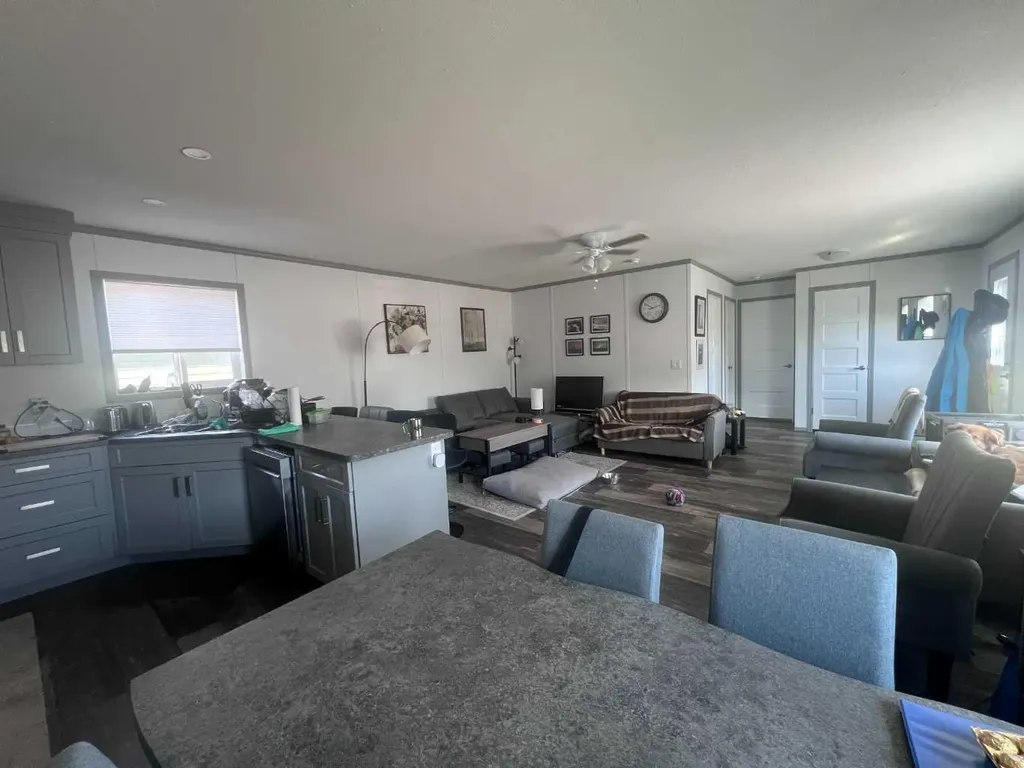 1035 Lodgepole Street Jasper AB T0E1E0