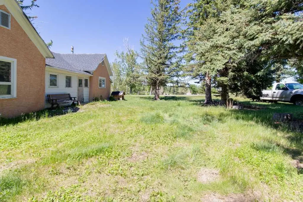 664 1 Street W Cardston AB T0K 0K0