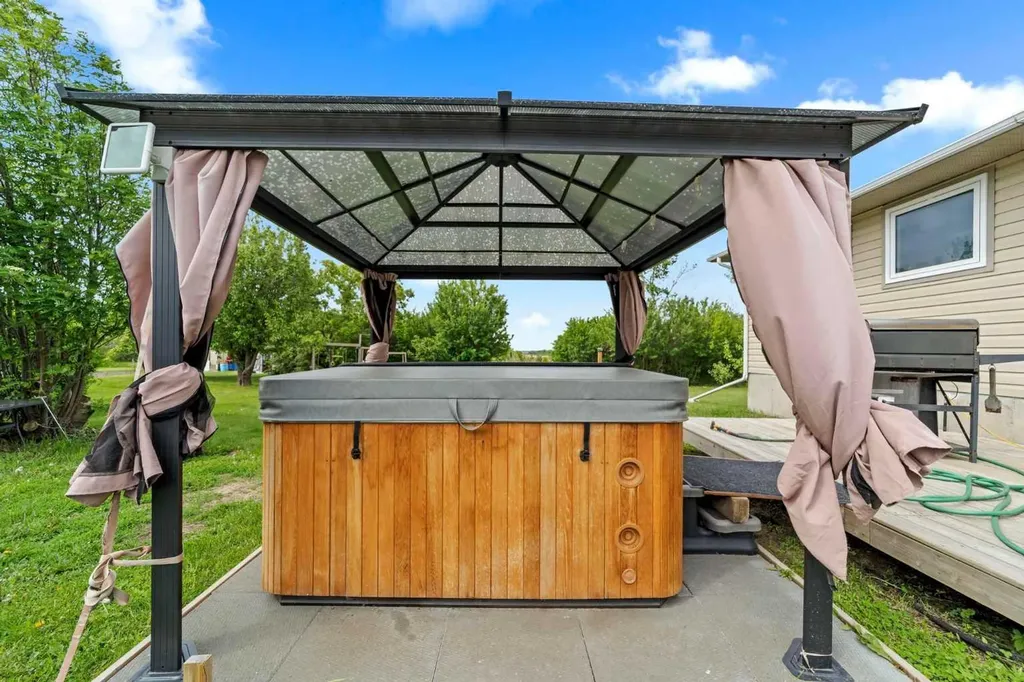 47546 Range Road 213 Rural Camrose County AB T0B 0G0