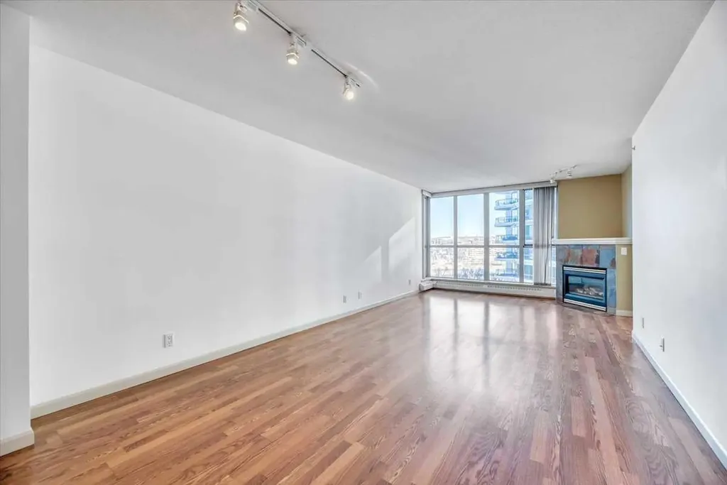 650 10 Street SW Calgary AB T2P 5G4