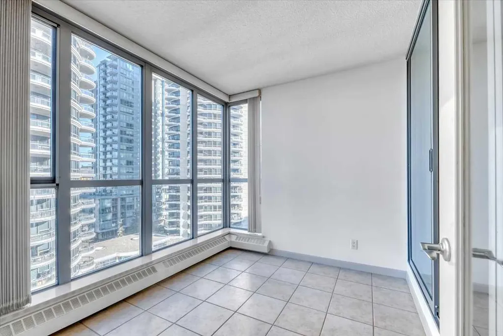 650 10 Street SW Calgary AB T2P 5G4