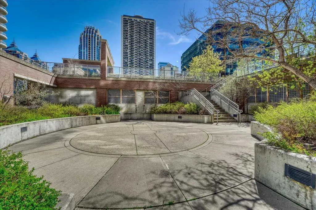 650 10 Street SW Calgary AB T2P 5G4