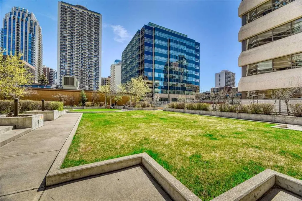 650 10 Street SW Calgary AB T2P 5G4