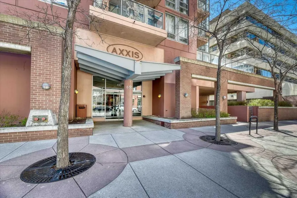 650 10 Street SW Calgary AB T2P 5G4