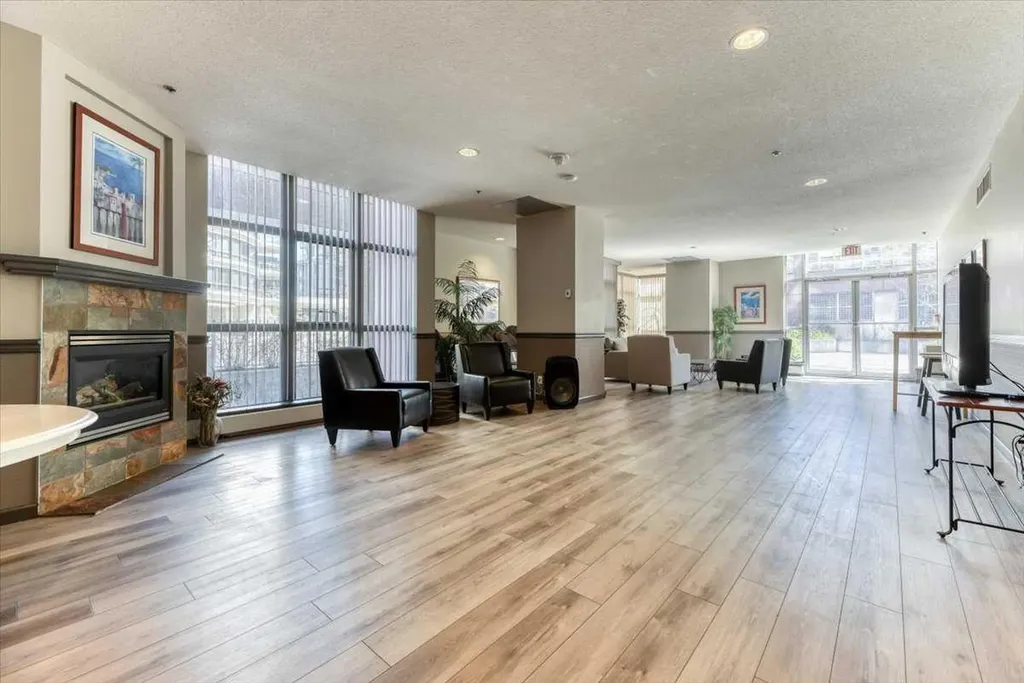 650 10 Street SW Calgary AB T2P 5G4