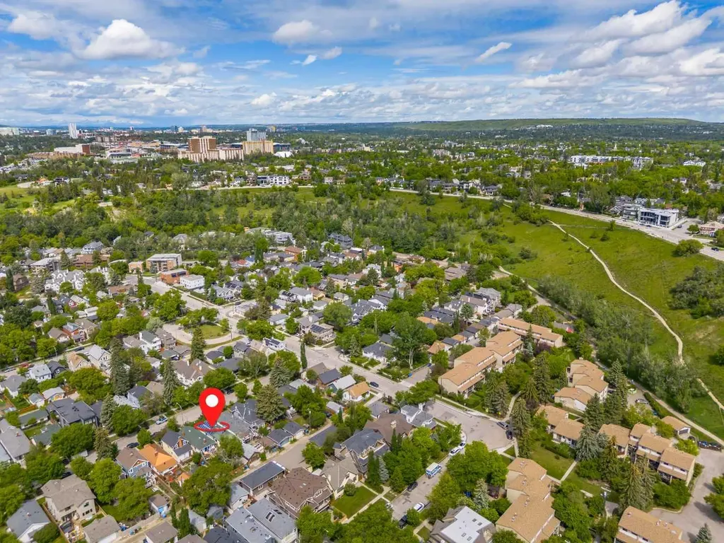 728 4a Street NW Calgary AB T2N 1P5