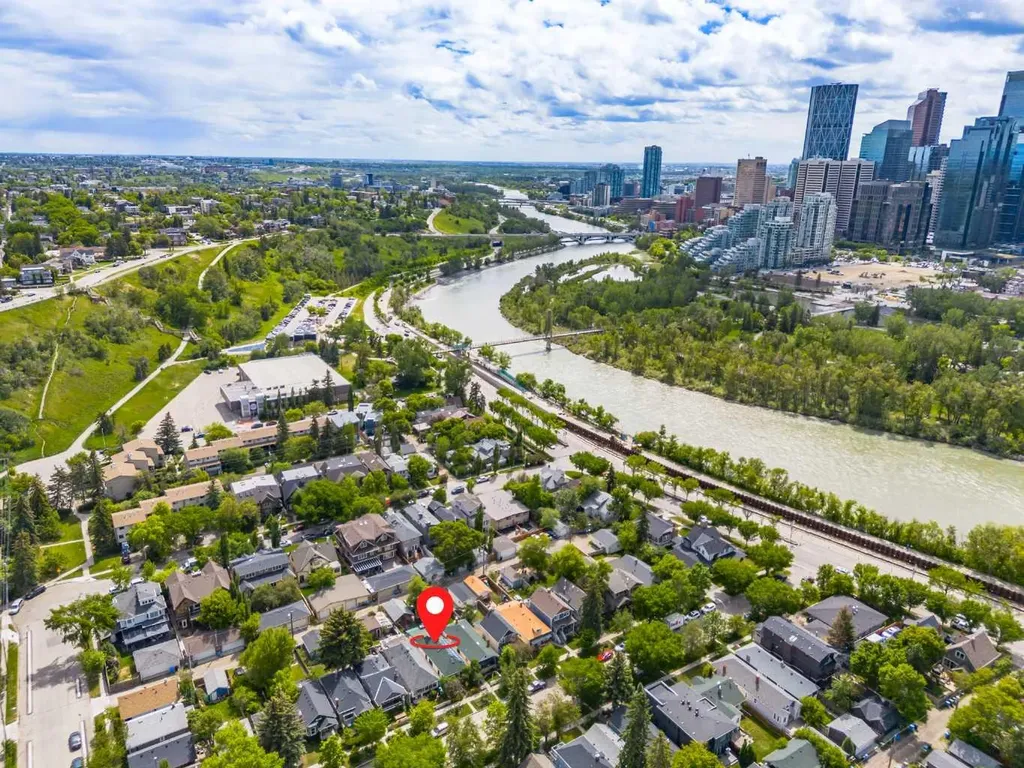 728 4a Street NW Calgary AB T2N 1P5