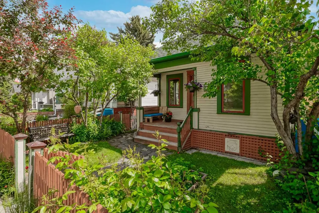 728 4a Street NW Calgary AB T2N 1P5