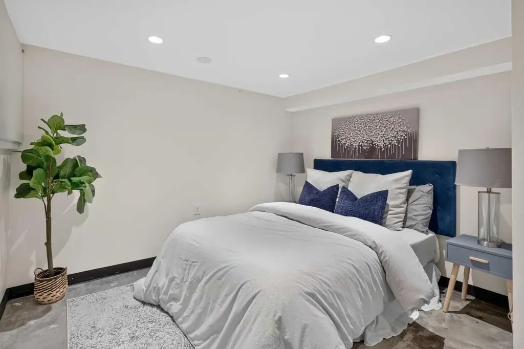 728 4a Street NW Calgary AB T2N 1P5