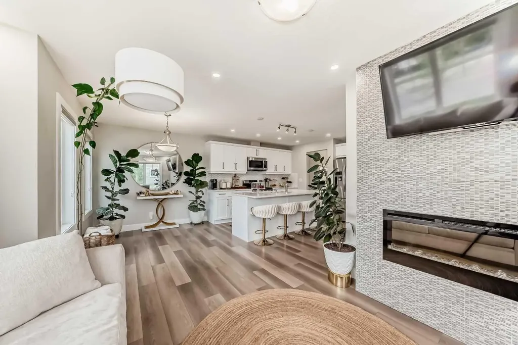 8 Yorkville Link SW Calgary AB T2X4K4
