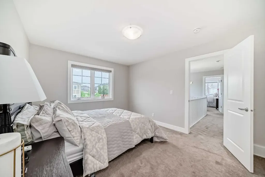 8 Yorkville Link SW Calgary AB T2X4K4