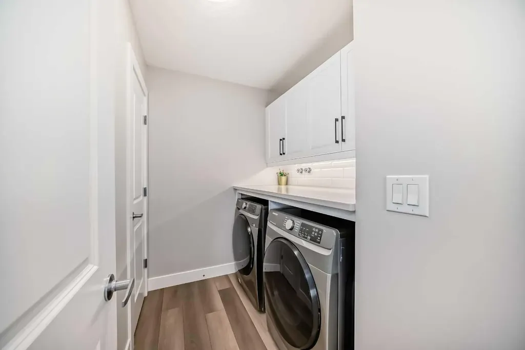8 Yorkville Link SW Calgary AB T2X4K4