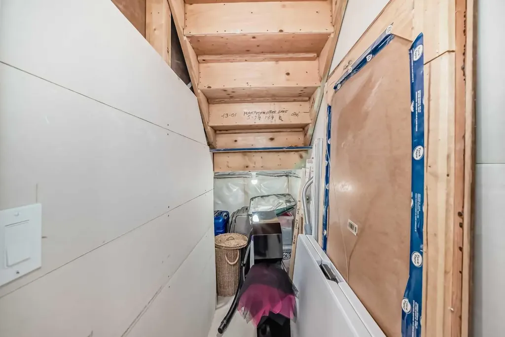 8 Yorkville Link SW Calgary AB T2X4K4