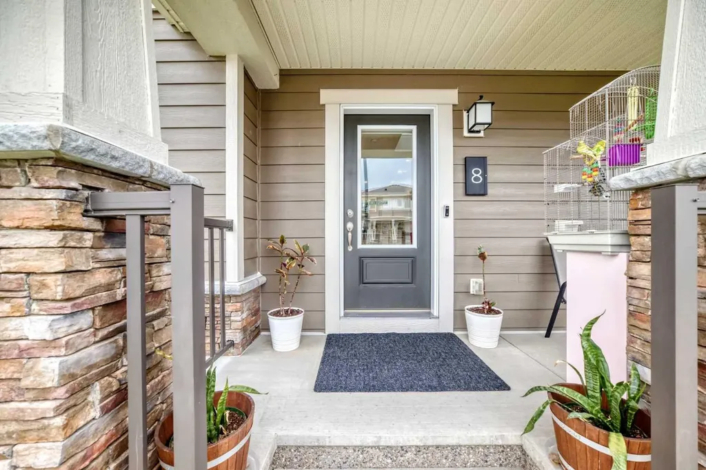 8 Yorkville Link SW Calgary AB T2X4K4