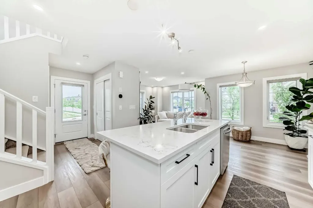 8 Yorkville Link SW Calgary AB T2X4K4