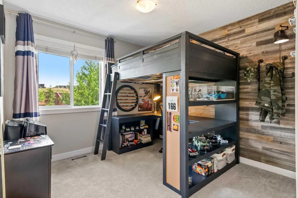 95 Aspen Stone Terrace SW Calgary AB T3H5Z2