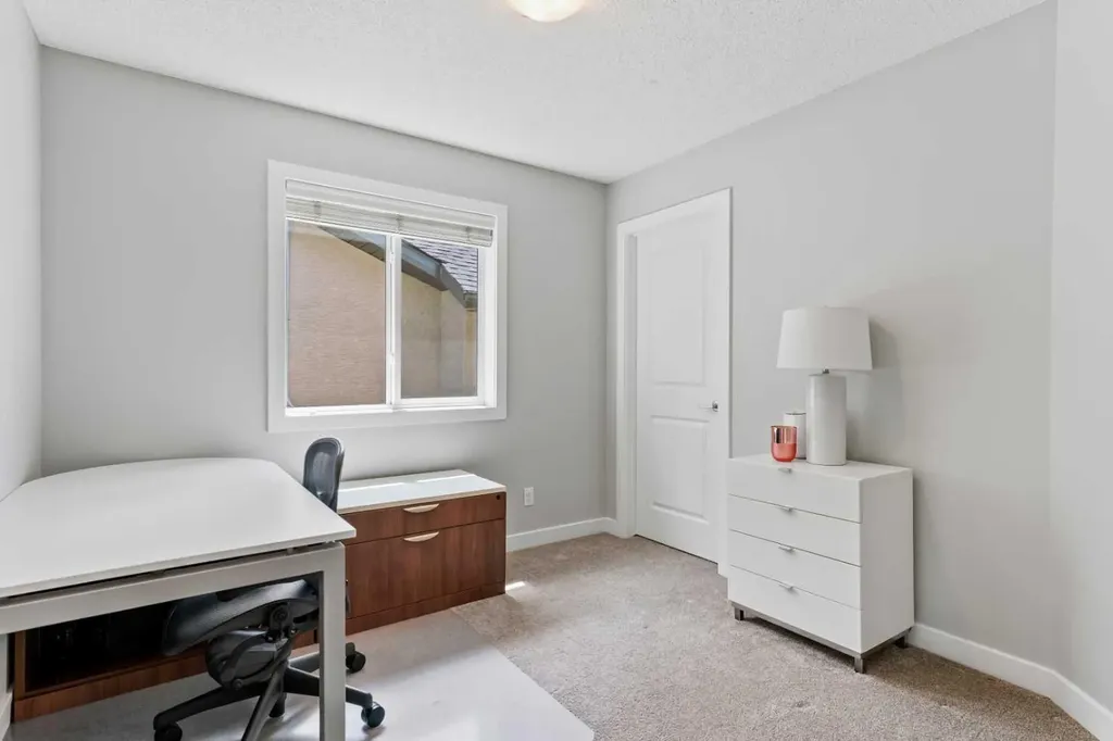 95 Aspen Stone Terrace SW Calgary AB T3H5Z2