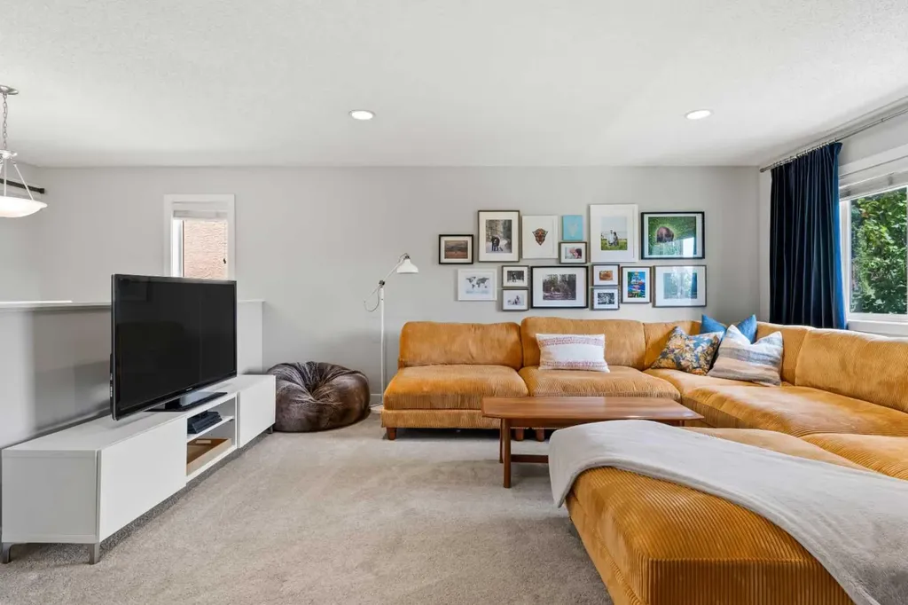 95 Aspen Stone Terrace SW Calgary AB T3H5Z2