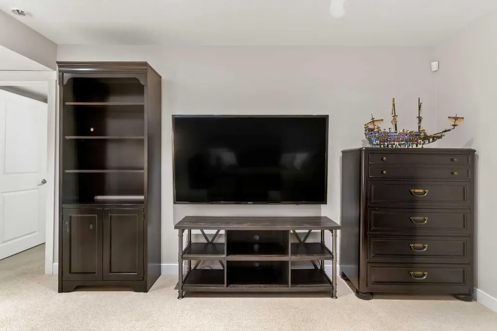 95 Aspen Stone Terrace SW Calgary AB T3H5Z2