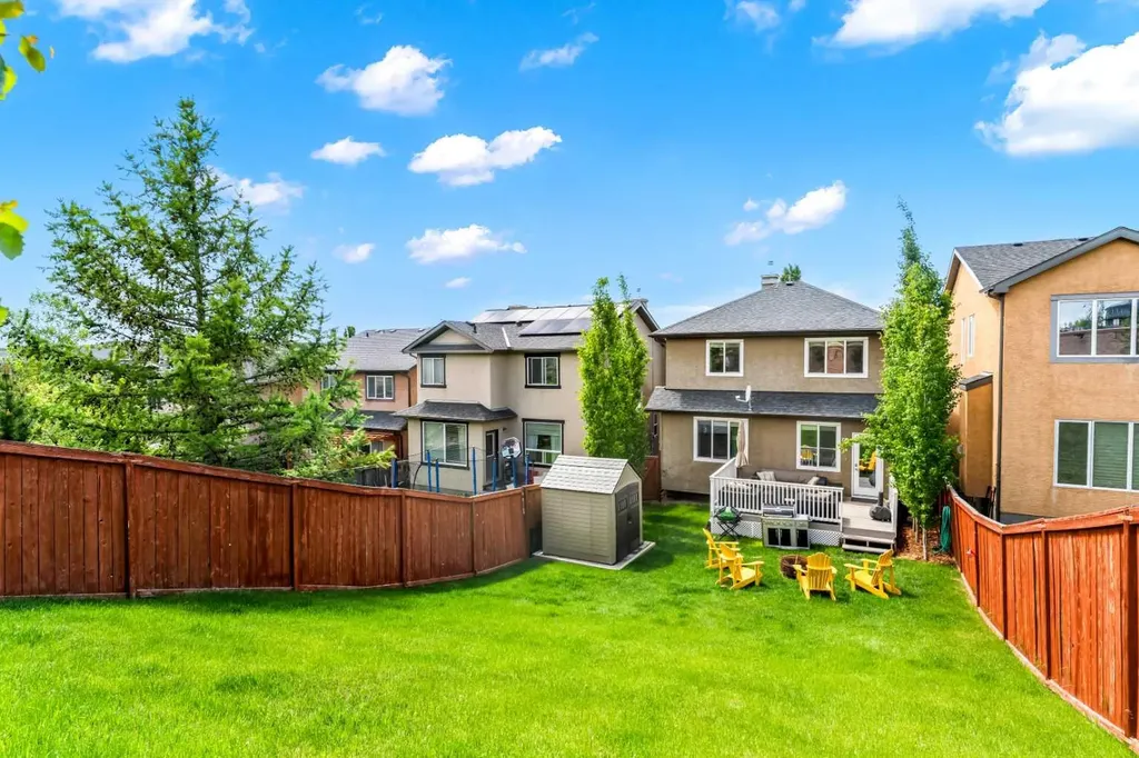 95 Aspen Stone Terrace SW Calgary AB T3H5Z2