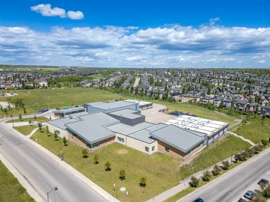 95 Aspen Stone Terrace SW Calgary AB T3H5Z2