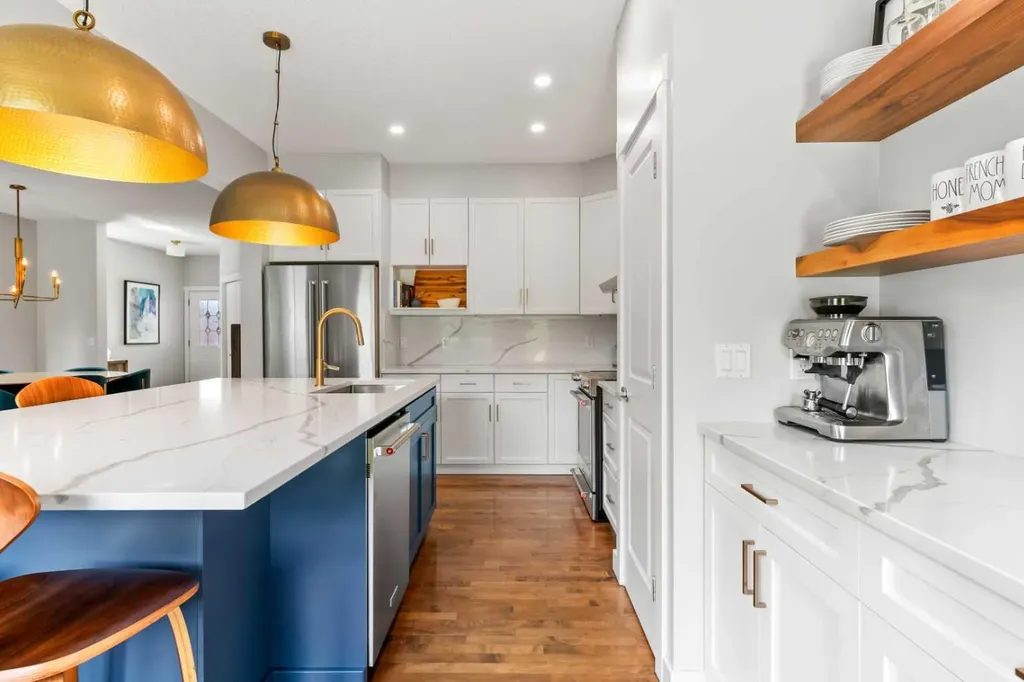 95 Aspen Stone Terrace SW Calgary AB T3H5Z2