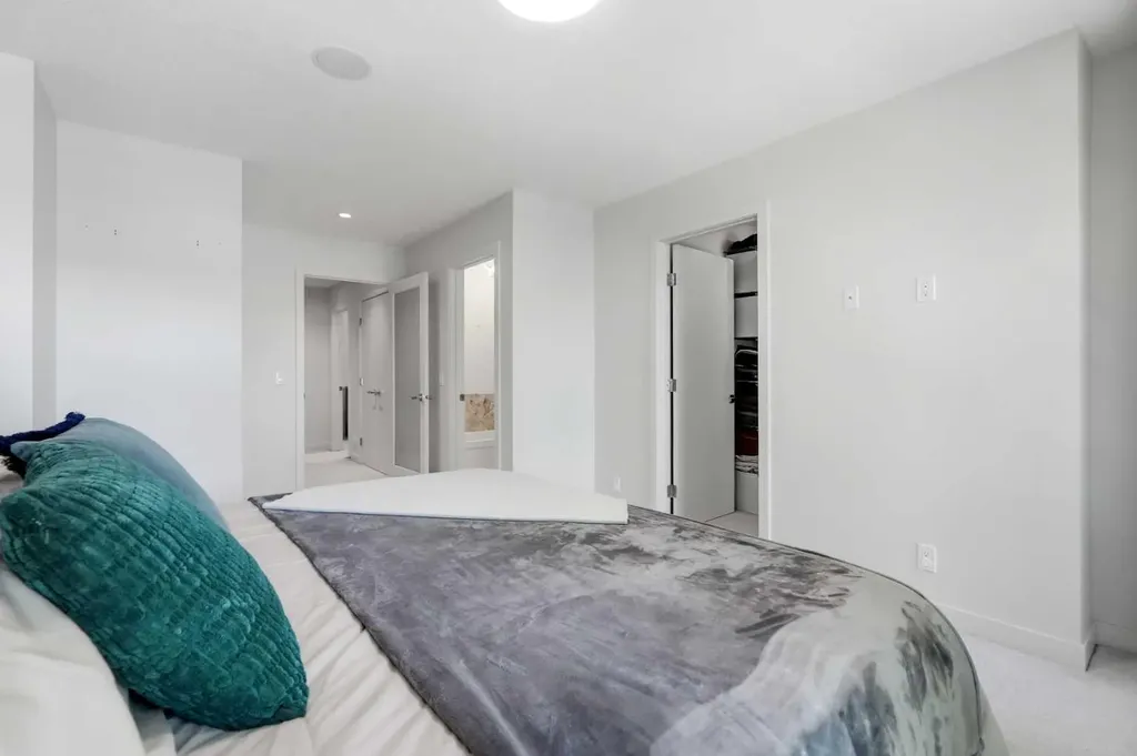 415 17 Avenue NW Calgary AB T2M 0N2