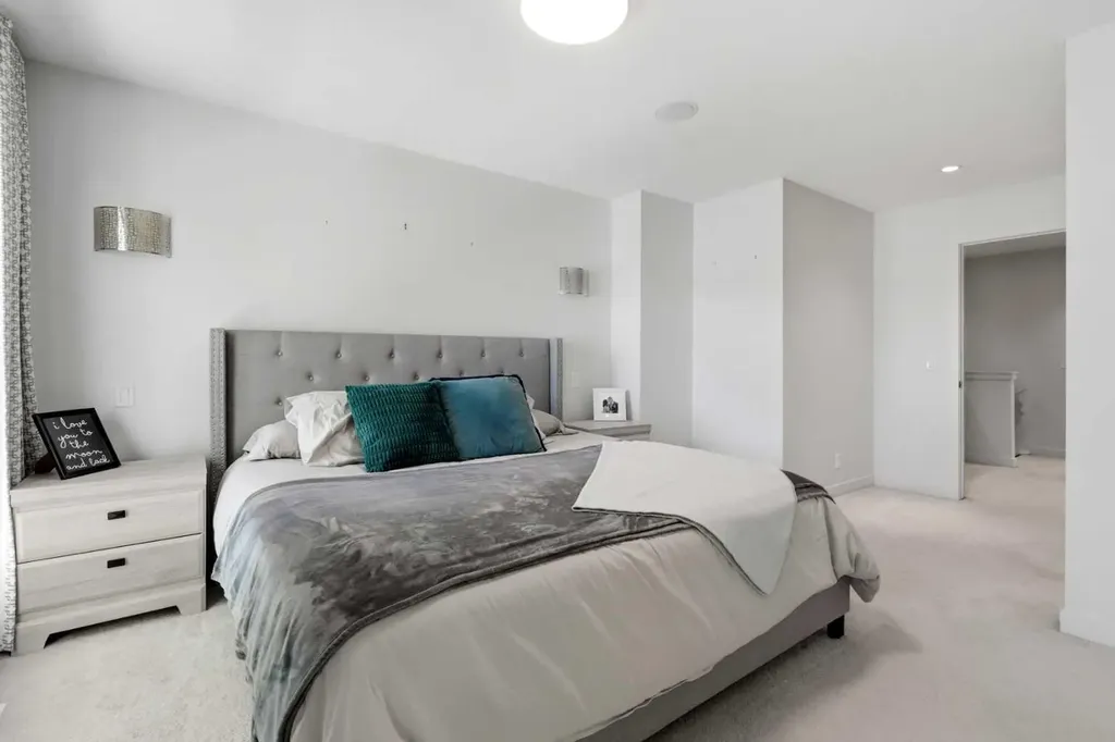 415 17 Avenue NW Calgary AB T2M 0N2