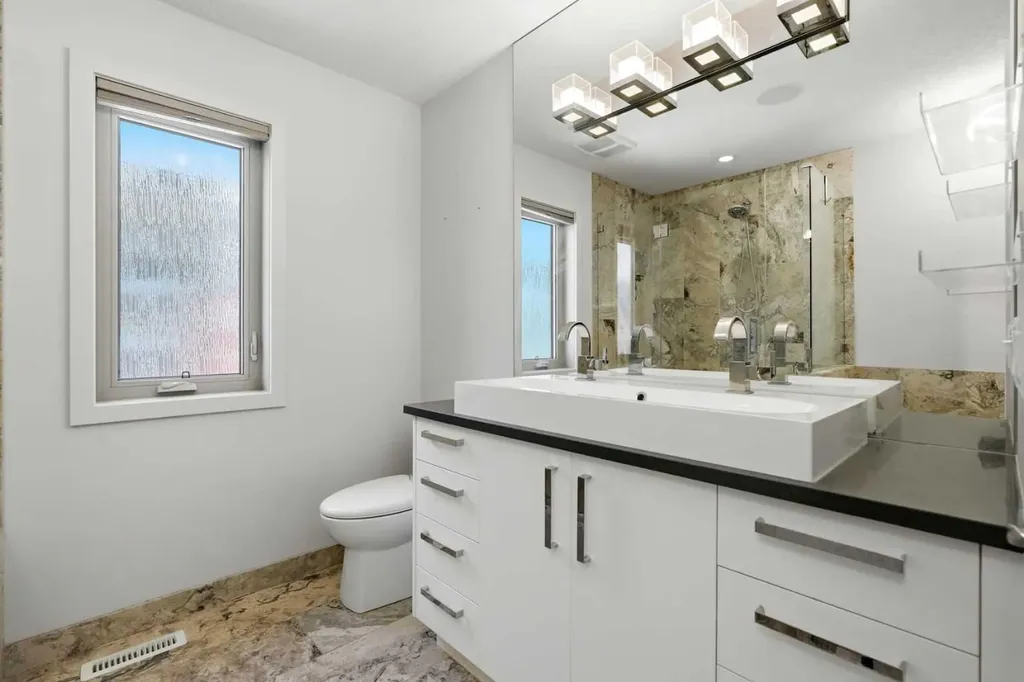 415 17 Avenue NW Calgary AB T2M 0N2