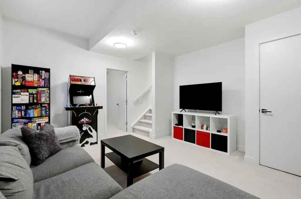 415 17 Avenue NW Calgary AB T2M 0N2