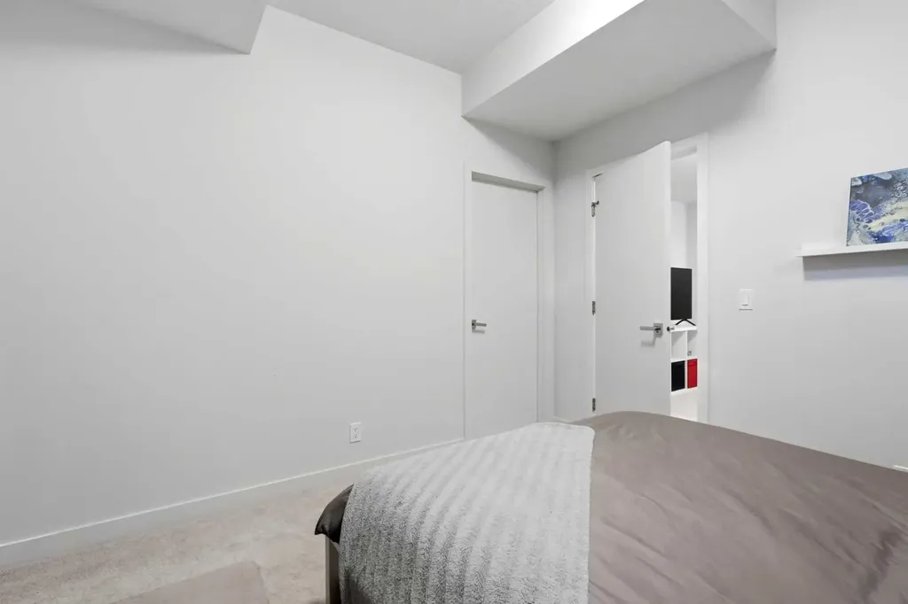415 17 Avenue NW Calgary AB T2M 0N2