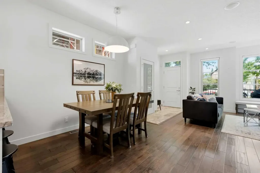 415 17 Avenue NW Calgary AB T2M 0N2