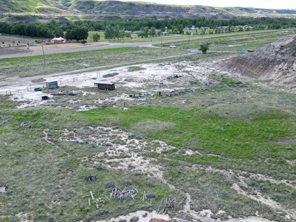 Highway 10 East Drumheller AB T0J0Y0