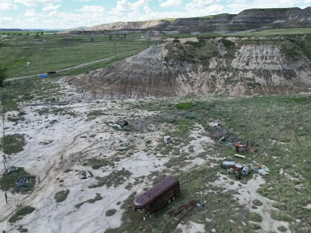 Highway 10 East Drumheller AB T0J0Y0