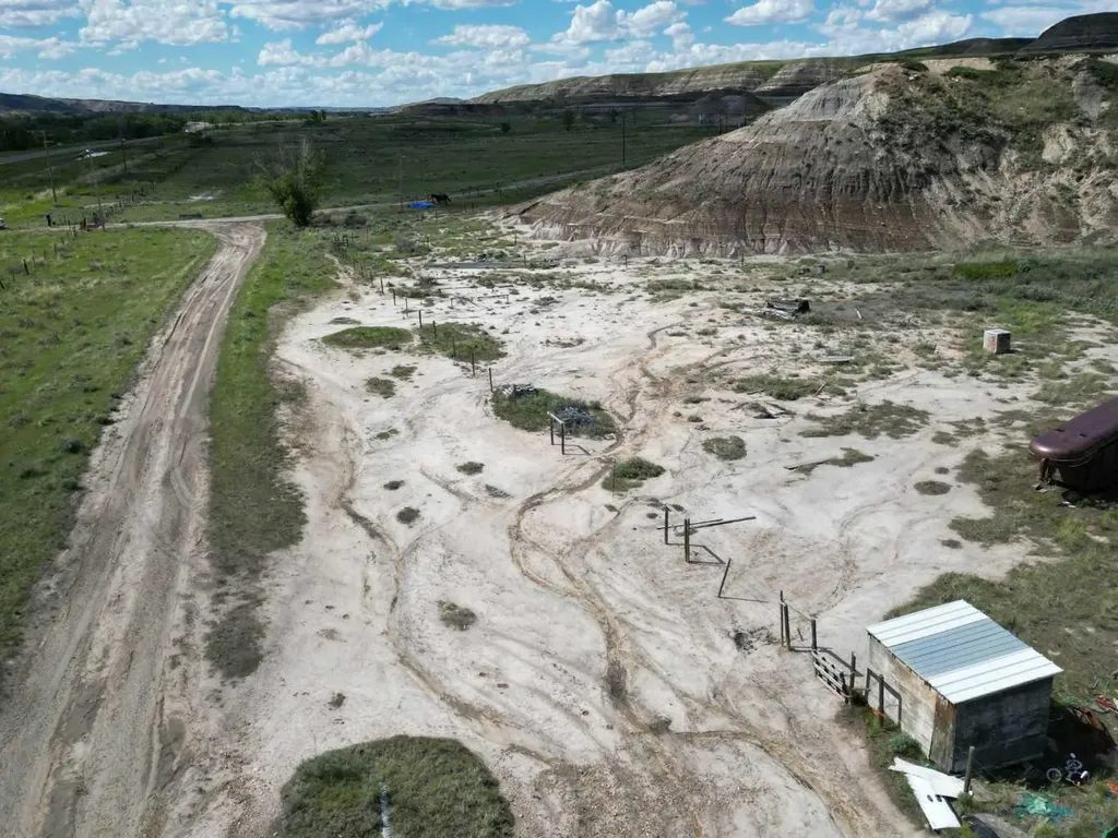 Highway 10 East Drumheller AB T0J0Y0