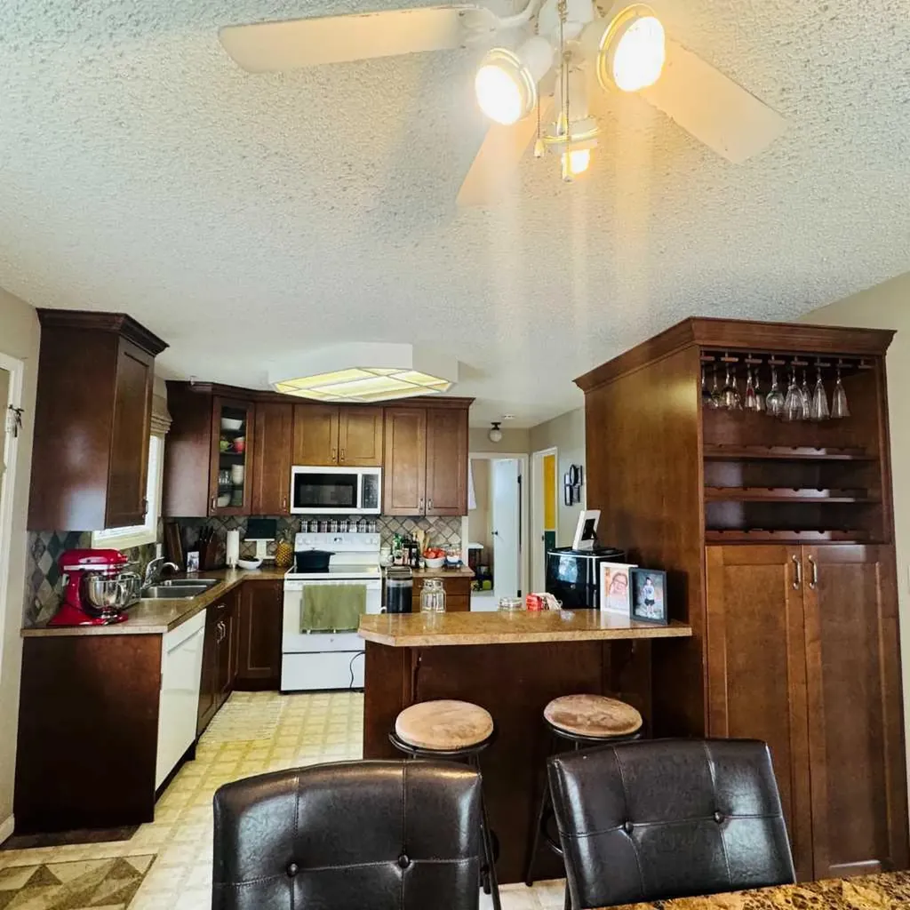 705 10 Avenue SE High River AB T1V 1K3