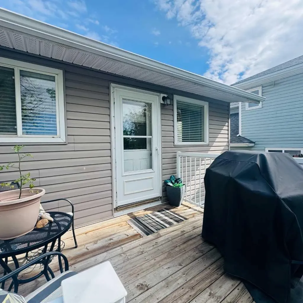 705 10 Avenue SE High River AB T1V 1K3