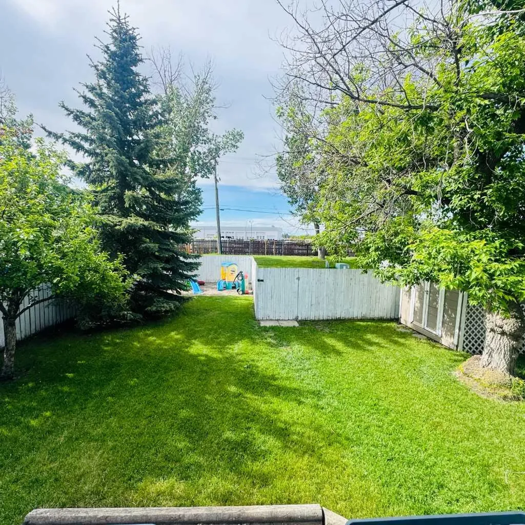 705 10 Avenue SE High River AB T1V 1K3