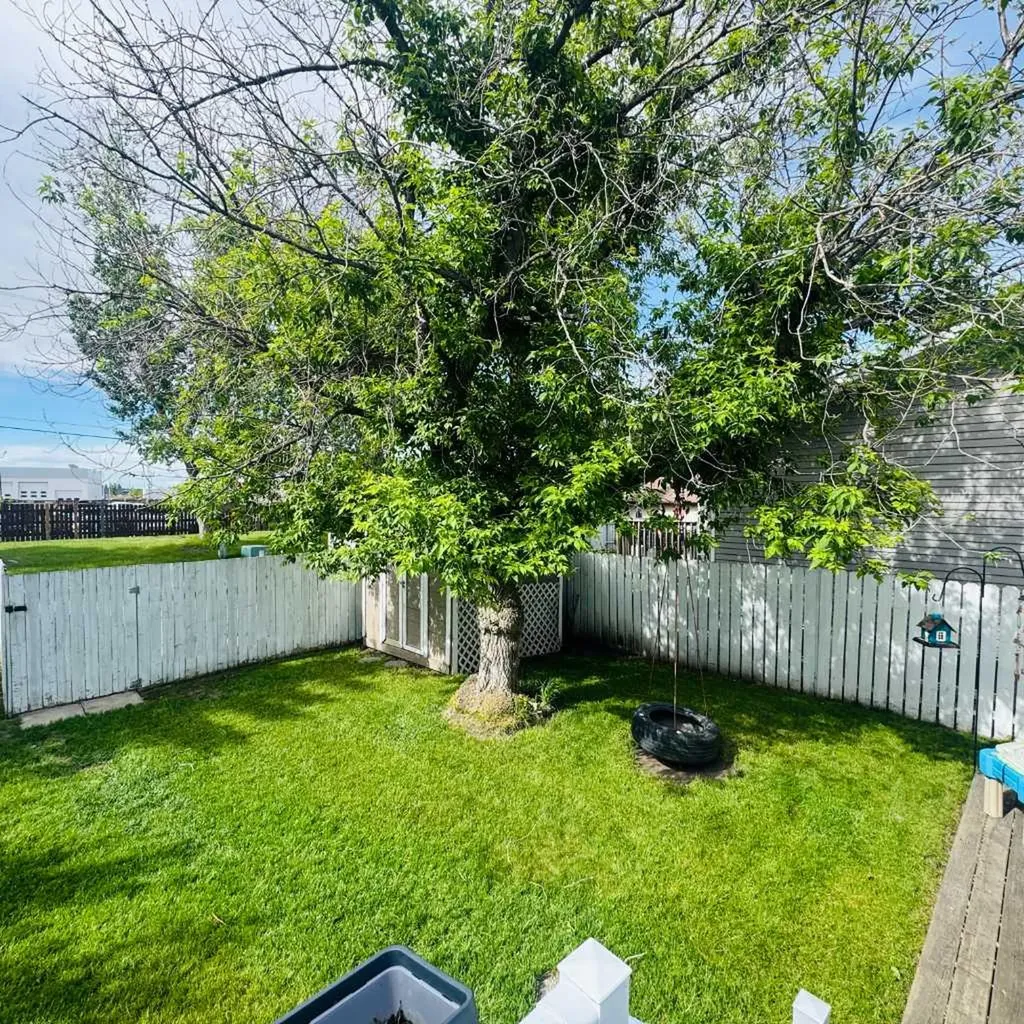 705 10 Avenue SE High River AB T1V 1K3