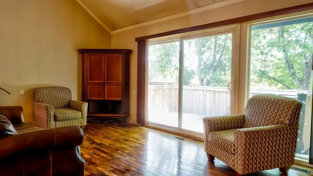 5660 23 Avenue NE Calgary AB T1Y 4R3