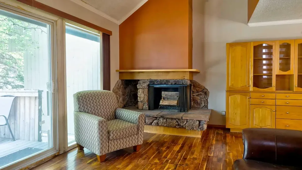 5660 23 Avenue NE Calgary AB T1Y 4R3