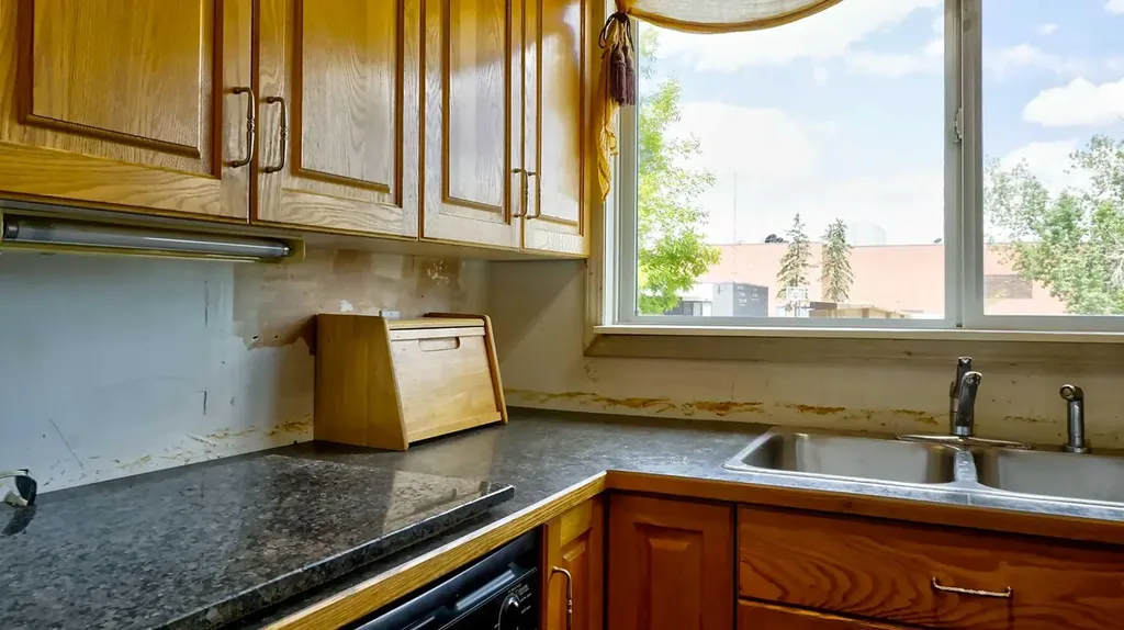 5660 23 Avenue NE Calgary AB T1Y 4R3