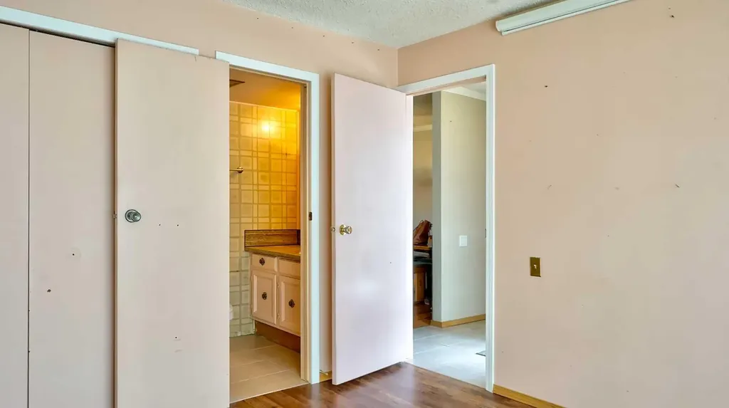 5660 23 Avenue NE Calgary AB T1Y 4R3