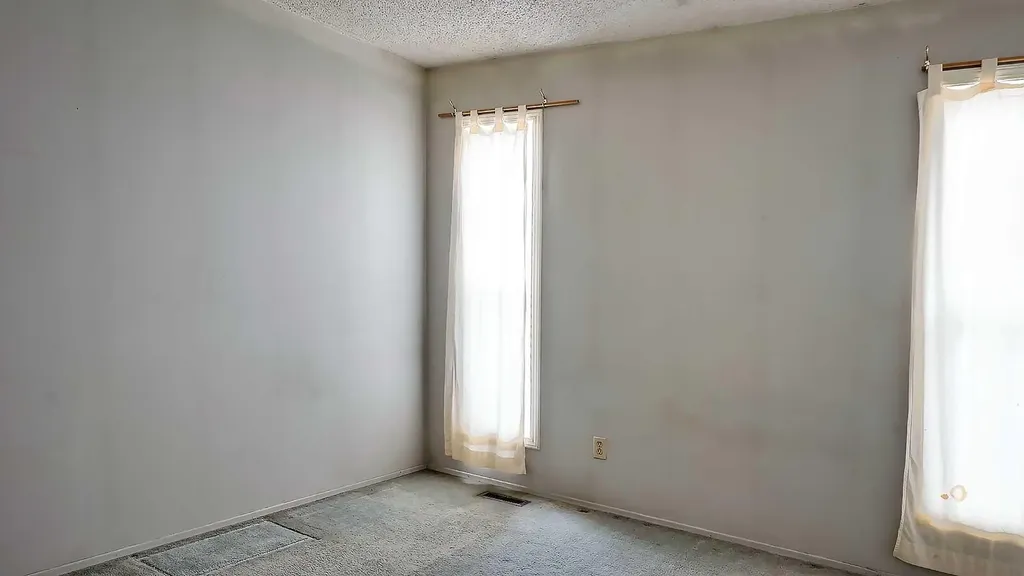 5660 23 Avenue NE Calgary AB T1Y 4R3
