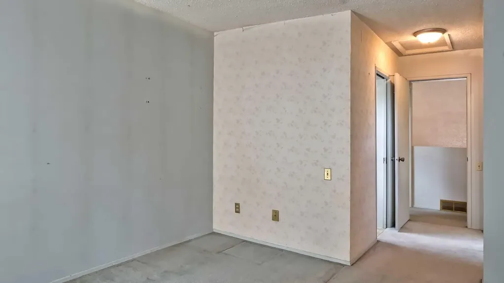5660 23 Avenue NE Calgary AB T1Y 4R3