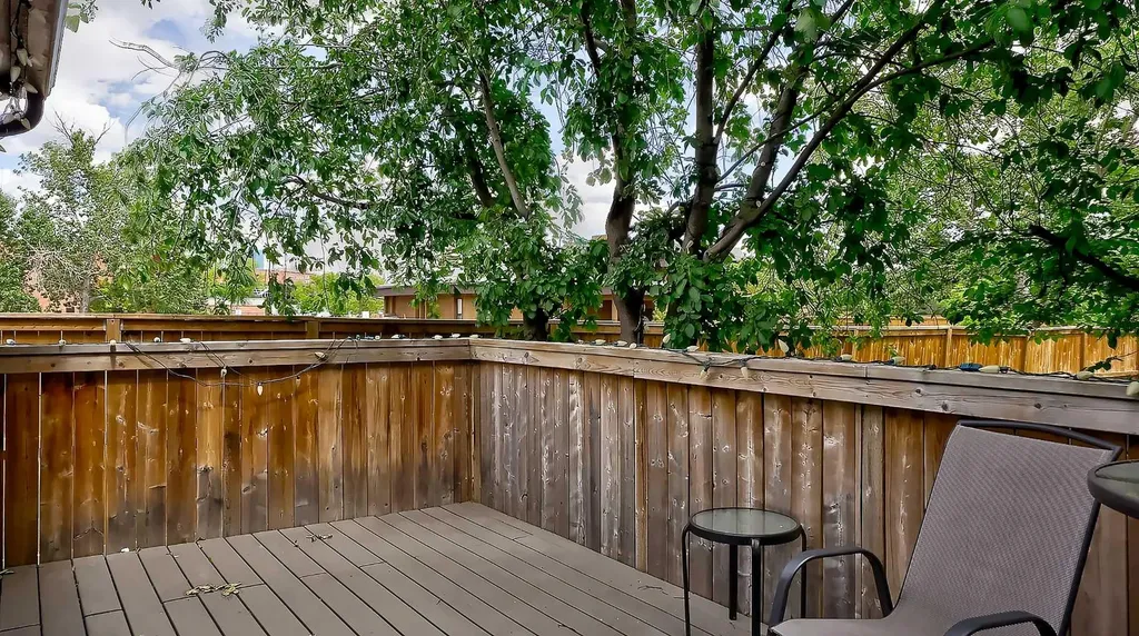 5660 23 Avenue NE Calgary AB T1Y 4R3