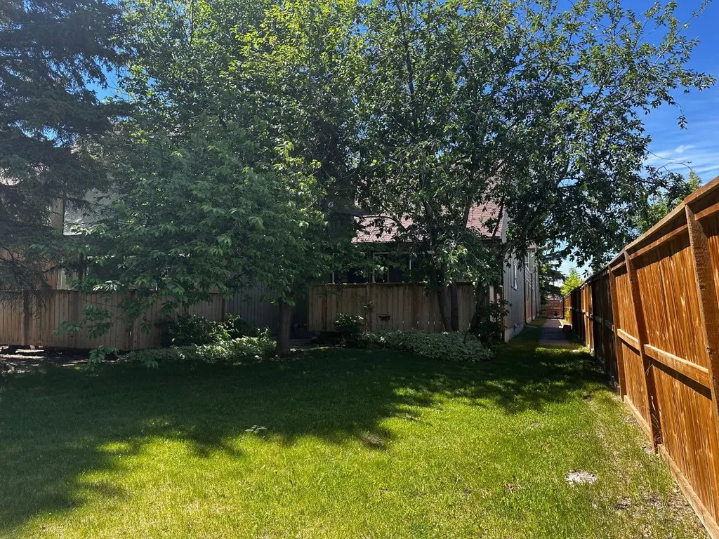 5660 23 Avenue NE Calgary AB T1Y 4R3