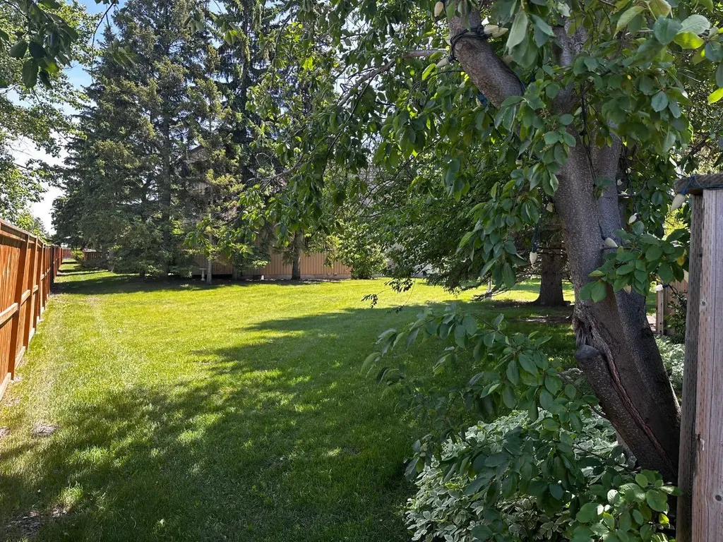 5660 23 Avenue NE Calgary AB T1Y 4R3